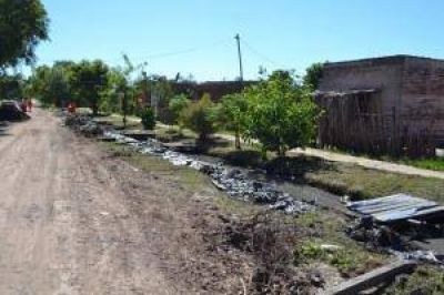 El municipio contin�a la recuperaci�n de desag�es y desmalezamiento