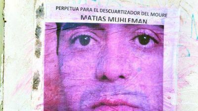 Escrachan con afiches al �descuartizador del Moure�