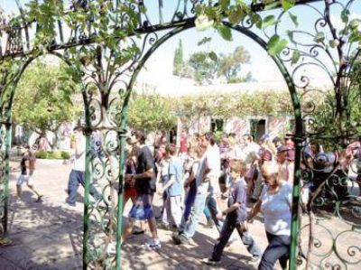 Ocho mil turistas en el palacio