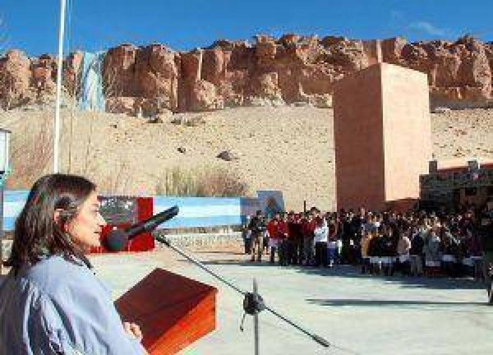 Lanzan millonarias licitaciones para construir y mejorar escuelas