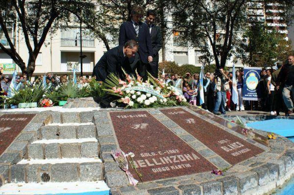 Con una vigilia de antorchas se iniciar�n los actos por Malvinas