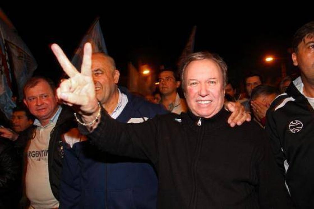 Peralta pidi� que se deje de dilatar el voto de las leyes fiscales