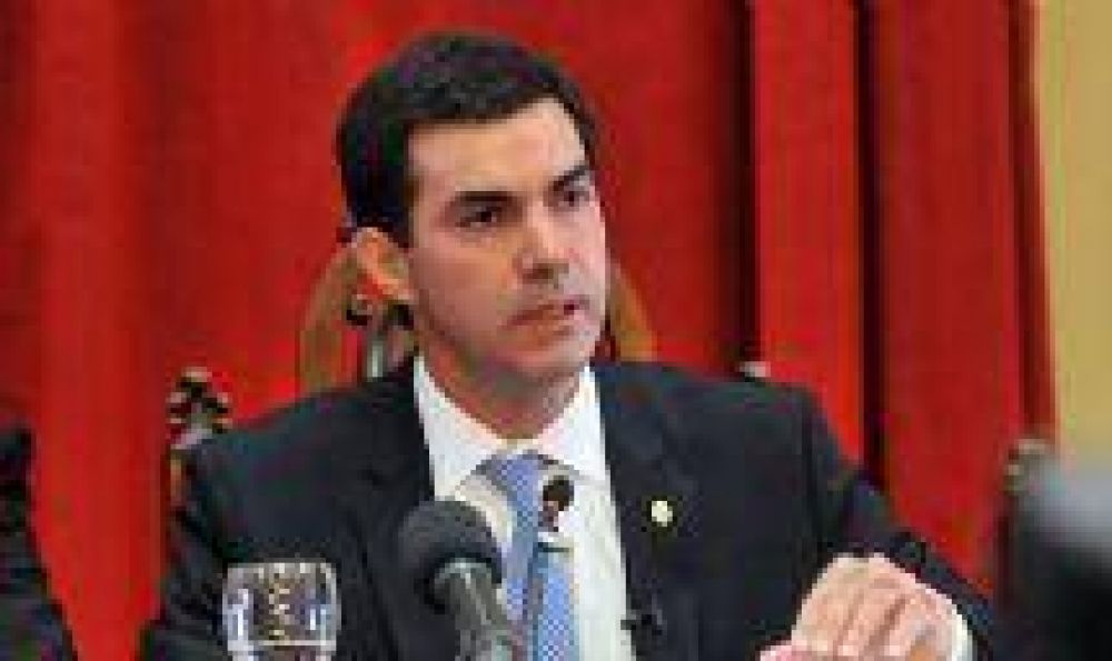 Urtubey prosigui� con su discurso a pesar de una amenaza de bomba