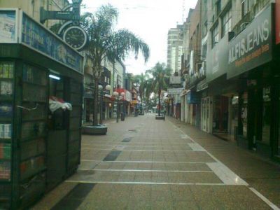 �SI ESTOS FERIADOS LOS HUBI�RAMOS ACATADO COMO PRETEND�AN, NOS �BAMOS A COMER CASI EL 20% DE LOS D�AS LABORABLES�