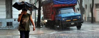 Aunque ces� el alerta, el agua lleg� para quedarse