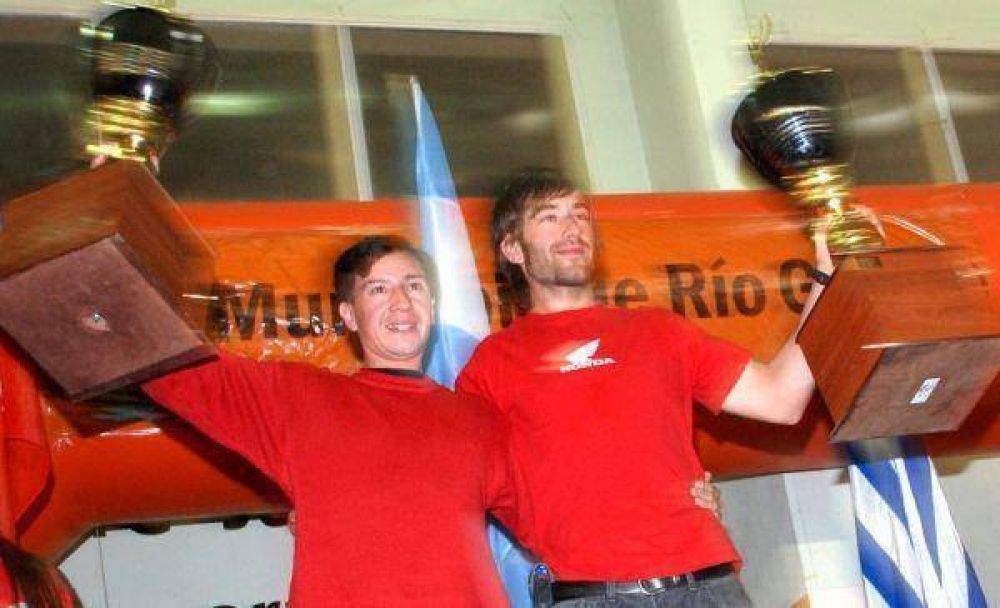 XXX Vuelta TDF: Jer�z y Gallegos recibieron la Copa Challenger