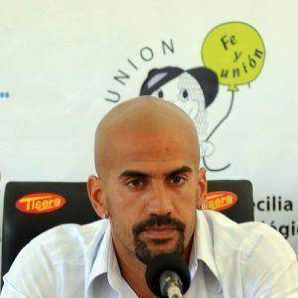 Conferencia de prensa de Ver�n: "Pellegrino entra en nuestros planes"