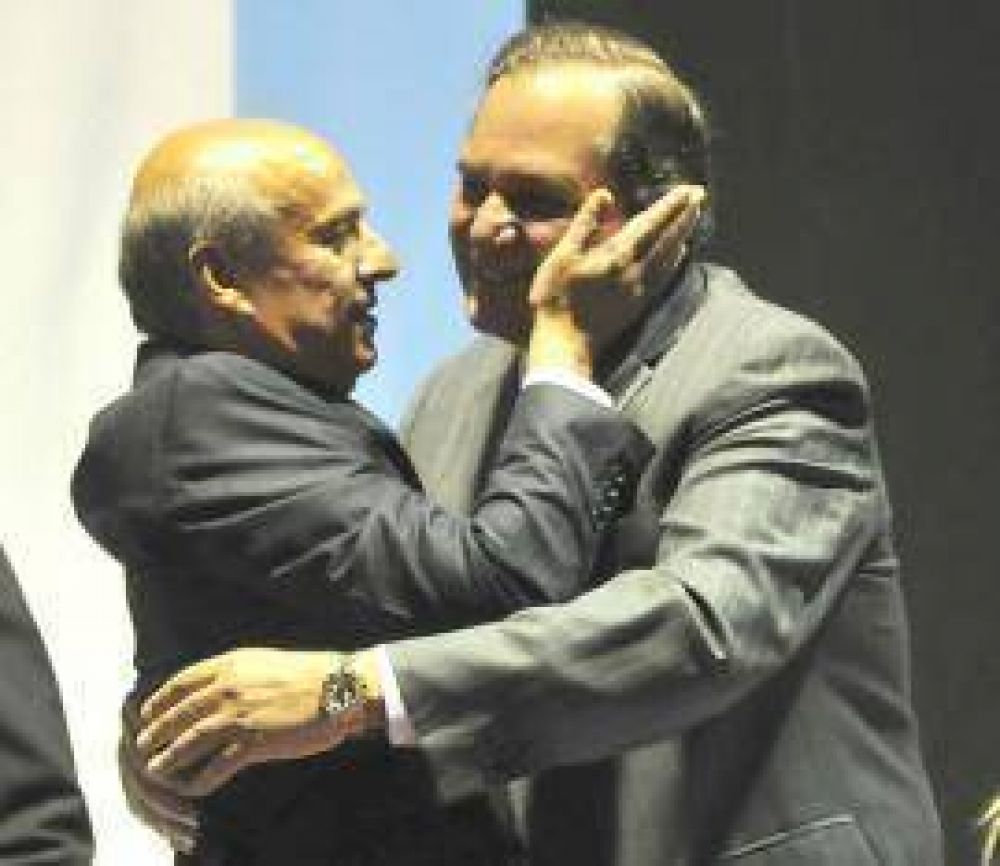 El reino de Javier Pucharras: ataques a la Iglesia, amenazas, pintadas difamatorias y hackeos a opositores