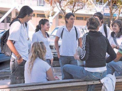 Casi 10 mil chicos mendocinos de 16 y 17 a�os ya est�n aptos para votar