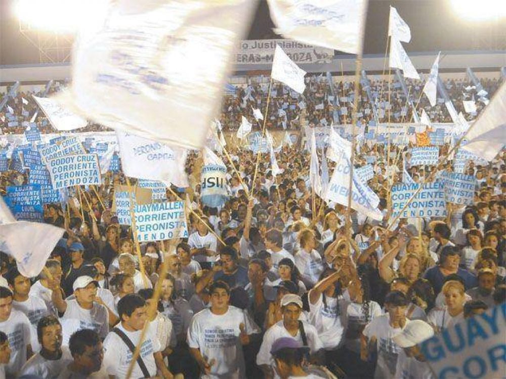 Alejandro Abraham sale de campa�a y el resto del PJ se apoya en P�rez