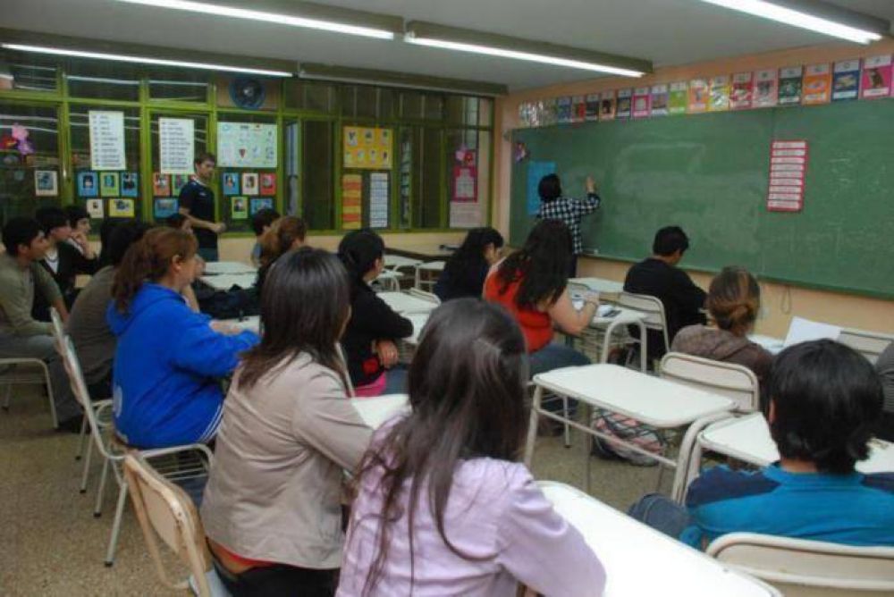 Quieren estudiar, pero no tienen d�nde dejar a sus hijos