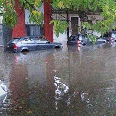 Por las lluvias, hay calles inundadas en los barrios de Saavedra, Palermo, Belgrano y Villa Urquiza