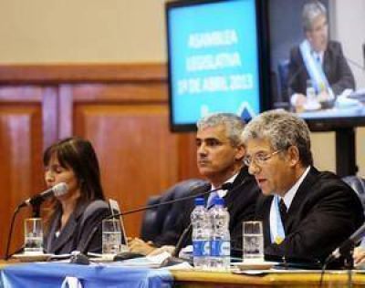 Sin grandes anuncios, pero con un fuerte �nfasis en seguridad, Poggi inaugur� la Asamblea Legislativa	