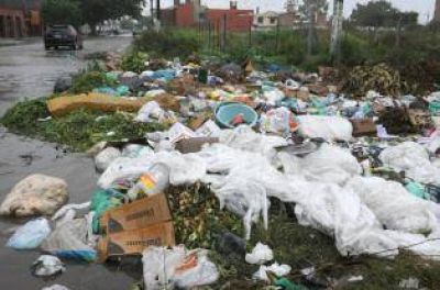 Un basural cr�nico bloquea Miguel Lillo al 1.800
