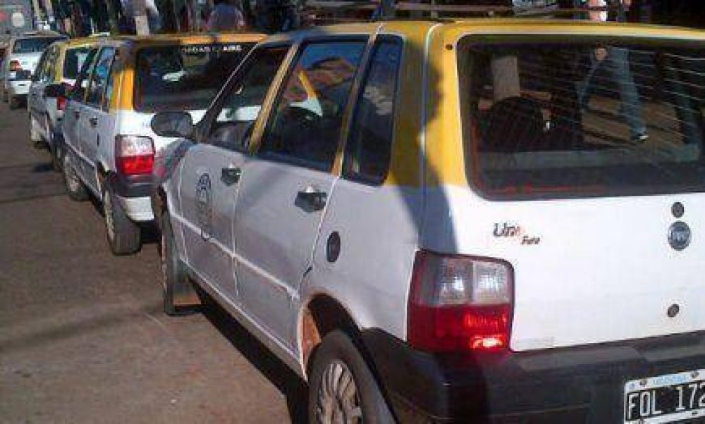 Proponen que taxistas sepan ingl�s y portugu�s