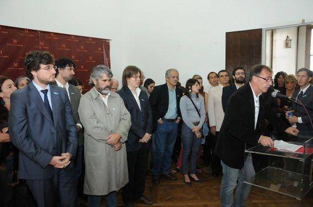 Mor�n homenaje� a los veteranos de guerra y a los ca�dos en Malvinas