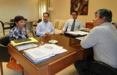 Salud y la Asociaci�n Oncovida para debatir proyectos en com�n
