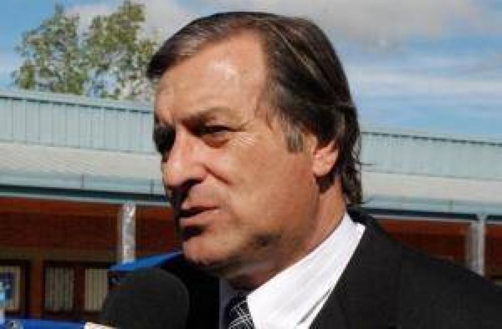 Rozas se reunir� con representantes de C�mara Comercio