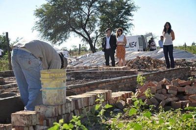 Desarrollo Social aporta soluciones habitacionales en el interior