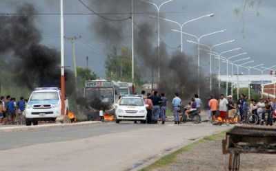 Protestan para evitar que los desalojen Ocupantes de terrenos bloquearon la Sab�n