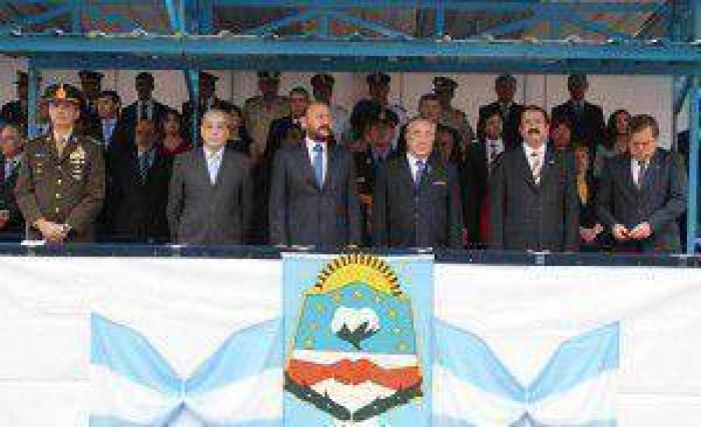 Insfr�n evoc� a ca�dos en Malvinas y rindi� homenaje a los veteranos