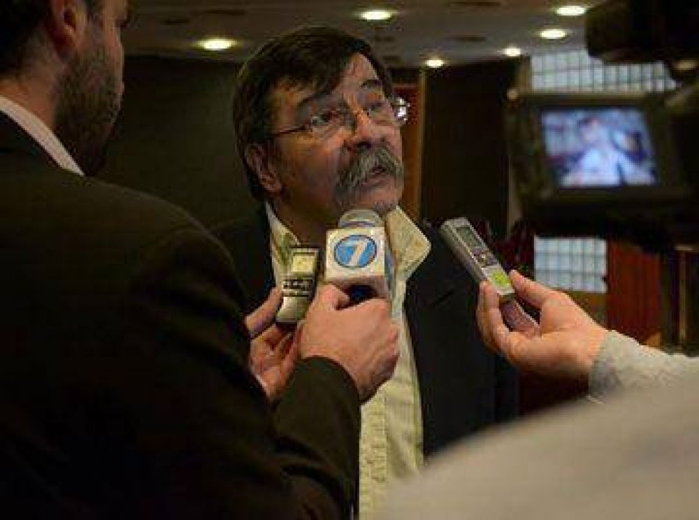 UCR apunta a reformar la Constituci�n Provincial