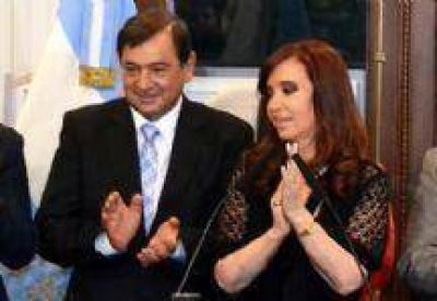 Miguel Isa homenaje� junto a Cristina Fern�ndez de Kirchner a los ca�dos en Malvinas