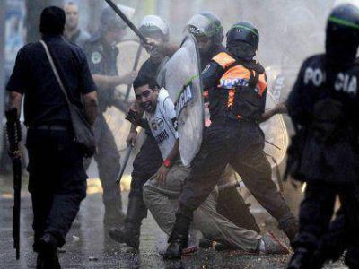 Devuelven dinero a hinchas de Quilmes que no pudieron ingresar a la cancha de Lan�s por disturbios de la barra