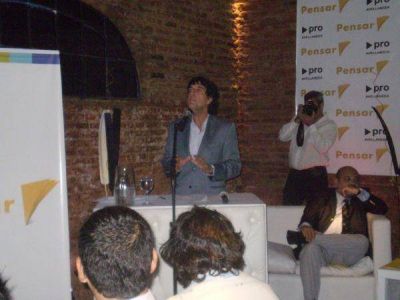 El PRO present� en Avellaneda las �100 propuestas para la provincia de Buenos Aires�