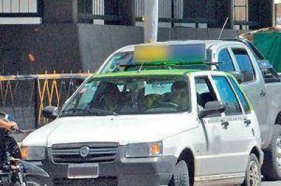 Alertan a los padres sobre riesgos de usar remises como transporte escolar