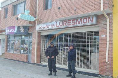Joven de 19 a�os volvi� a ser detenido, esta vez por robo a joyer�a