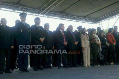 Niccolai presidi� el acto por un nuevo aniversario de la gesta de Malvinas