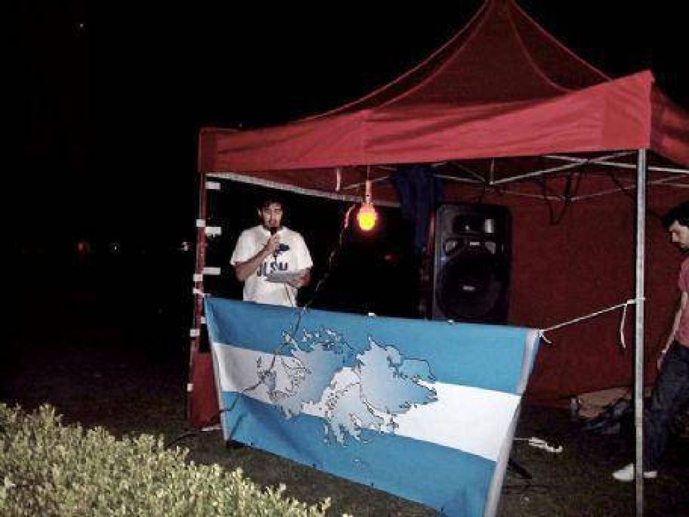 Vigilia por Malvinas: �Las islas volver�n a ser de Argentina y de toda Latinoam�rica�, asegur� Mario Volpe