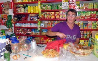 Asaltaron y le dispararon al due�o de un comercio