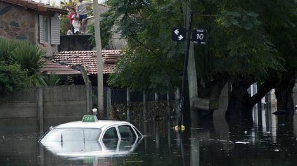 Ya son por lo menos 46 los muertos por la inundacin en La Plata