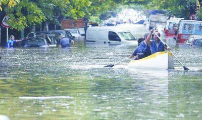 Realizan colecta en La Rioja para ayudar a los inundados de La Plata