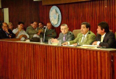 Curto inaugur� sesiones entre cr�ticas a la oposici�n y anuncios para �reas sensibles