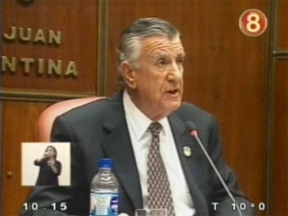 Gioja anunci� la construcci�n de tres hospitales y el traspaso de 4000 empleados a planta permanente
