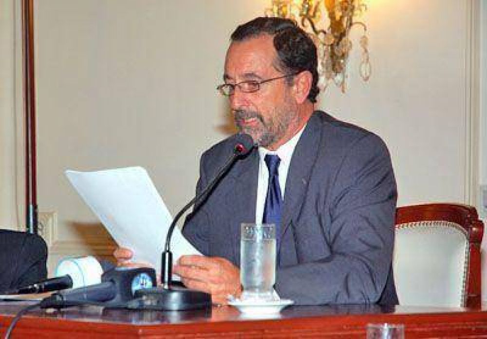 Guti�rrez habl� en el Concejo con cierto aire a despedida
