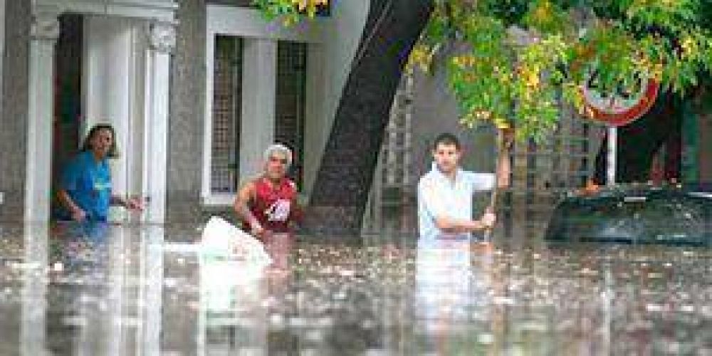 Formose�os afectados por temporal en BA
