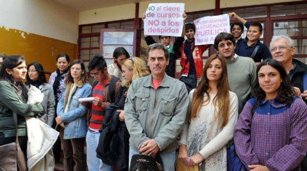 Cierran 29 cursos de la secundaria, pero abrir�n 70 este a�o