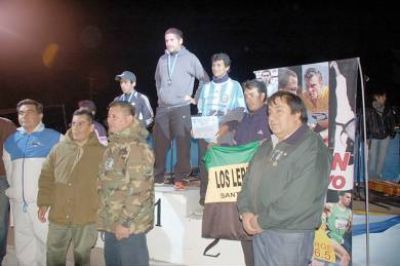Gast�n Fuentealba se adjudic� la corrida �H�roes de Malvinas�