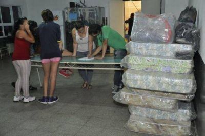Fassi visit� los centros de evacuados