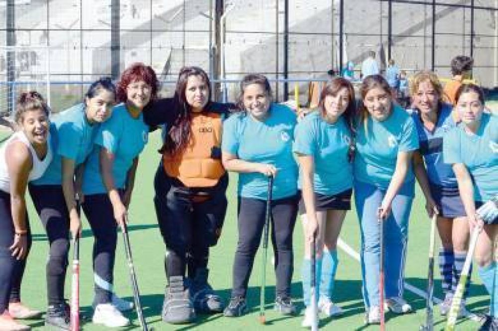 Primera fecha de Mamis de Hockey en Caleta Olivia