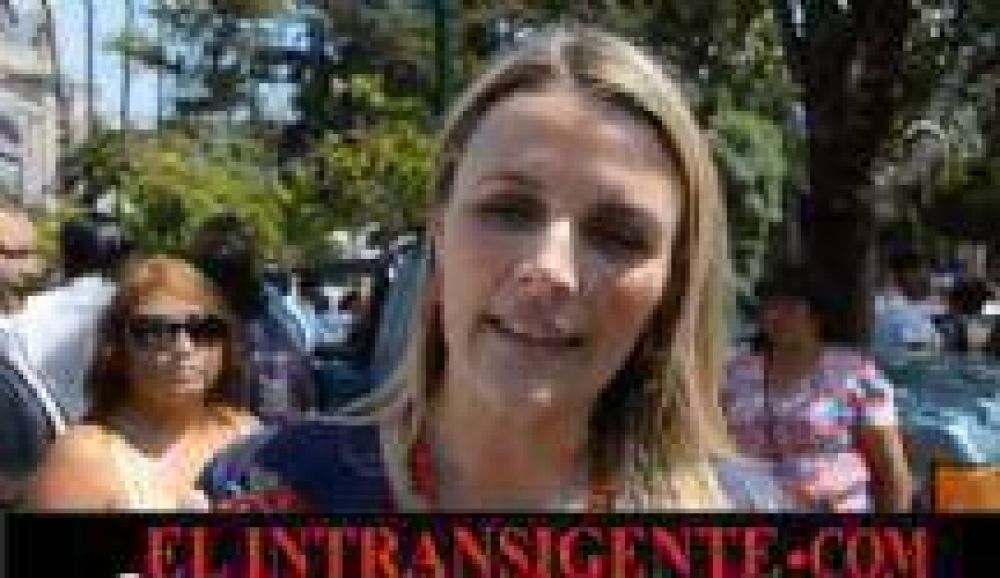 Mar�a Pace embiste contra Sonia Escudero: "Nosotros trabajamos por la gente y no para la foto"