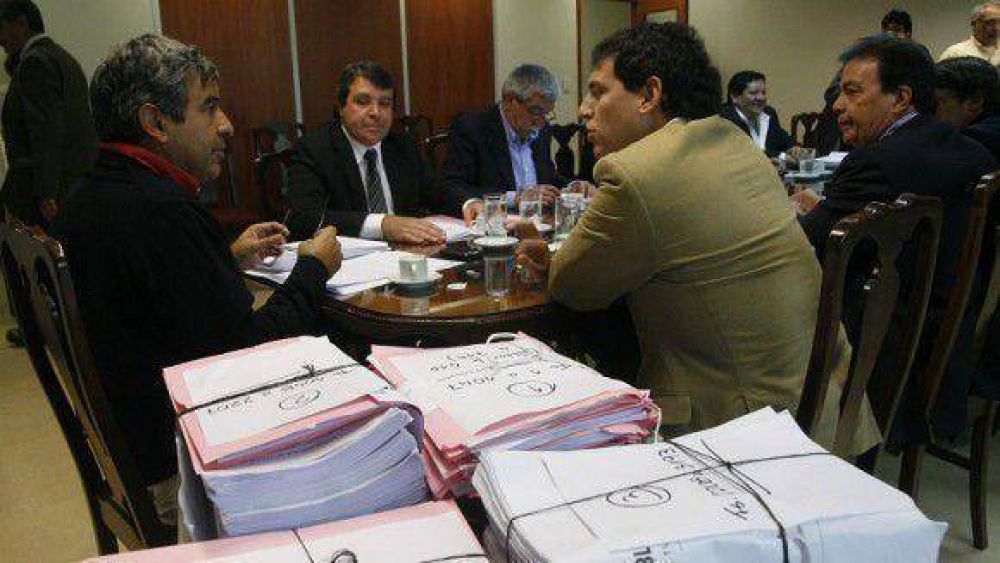 El alperovismo cumpli� con Trimarco: V�a libre al Jury que podr�a destituir a los jueces