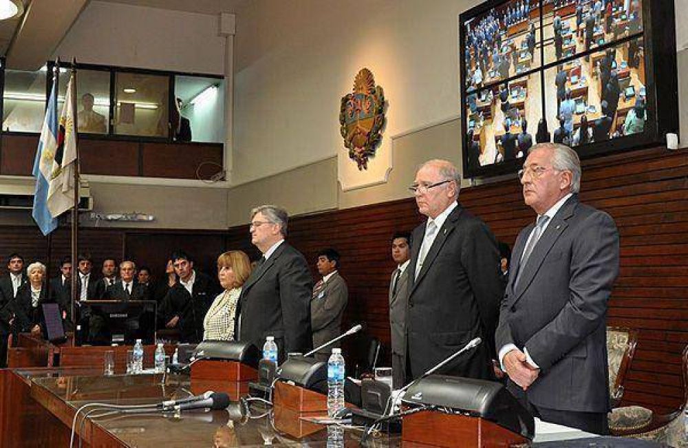 Energ�a y miner�a fueron algunos de los ejes del discurso de Fellner en la Legislatura