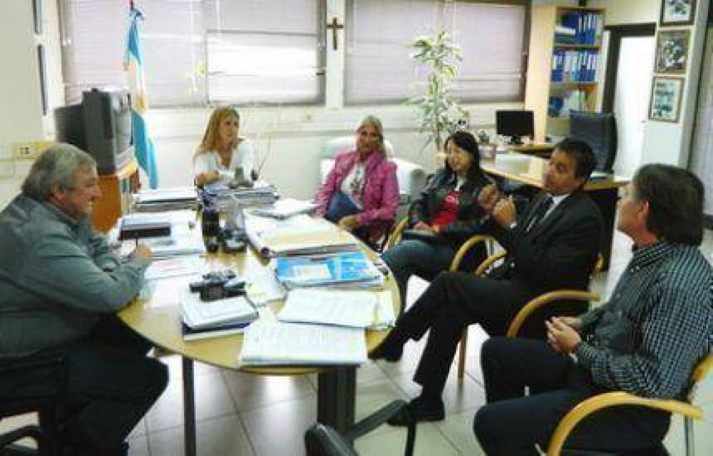 Obras Sanitarias se reuni� con representantes de la Cooperativa Stella Maris