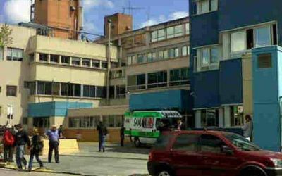 Polic�a herido tras incidentes en el centro