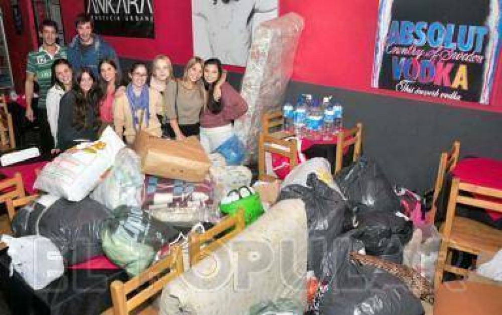 En Olavarr�a juntan ropa y alimentos para ayudar a los inundados